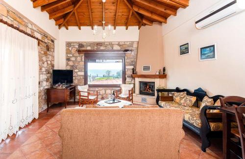 Ormos Koumeikon Casa | Beachfront Stone House - Samos Seaview Retreat