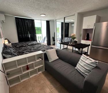 Bajura Apartamento | Beachfront Studio Apt w/Full Kitchen & Pool