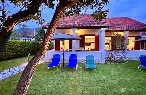 Acharavi Apartamento | Beachfront Suite GardenMare 2