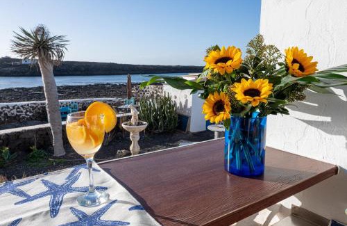 La Oliva Casa | Beachfront two bedrooms house Casa Toral