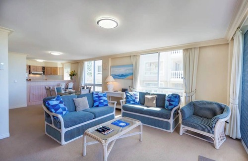 Broadbeach Apartamento | Beachfront two storey penthouse apartment. Family friendly. Spectacular views!