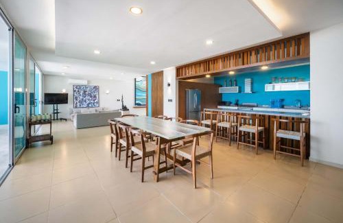 Miramar Casa | Beachfront Upscale House in Telchac