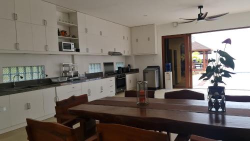 Batangas City Villa | Beachfront Vacation Villa with Infinity Pool