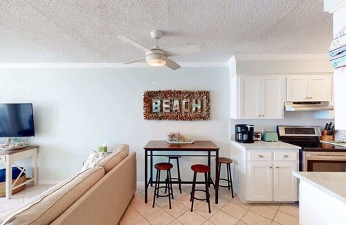 Gulf Shores Condominio | Beachfront Views|2 bedroom|Gulf Shores|Sleeps 6!