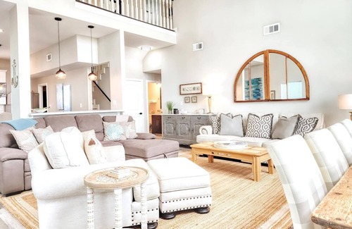 Galveston Casa | Beachfront Views Gas Grill Big TV Family Friendly 2 King Beds