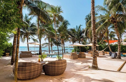 Puerto Aventuras Villa | Beachfront Villa for Big Group in Puerto Aventuras