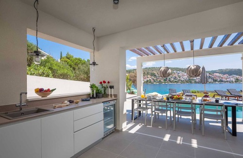 Businci Villa | Beachfront Villa Sea Suprema with Pool
