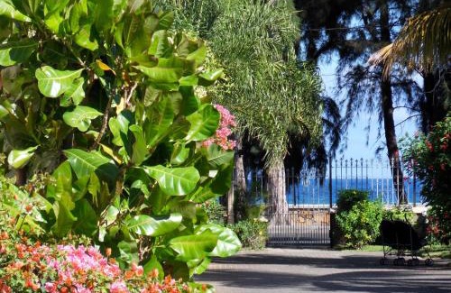 Flic-en-Flac Casa | Beachfront Villa in a beautiful and secured complex