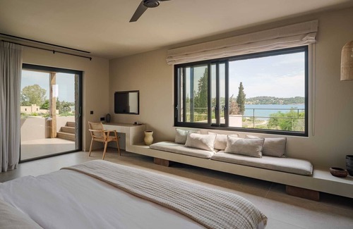 Kilada Otro | Beachfront Villa Oneiro with Sea Views, Villa