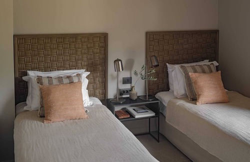 Kilada Otro | Beachfront Villa Oneiro with Sea Views, Villa