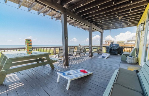 Surfside Beach Casa | Beachfront Villa! Newly renovated - w/ Direct Beach Access & Spacious Deck