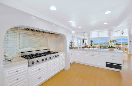 Hollywood Casa | Beachfront Villa w/ Direct Beach Access & Elevator!