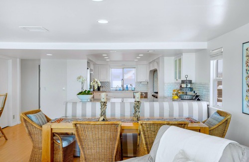Hollywood Casa | Beachfront Villa w/ Direct Beach Access & Elevator!