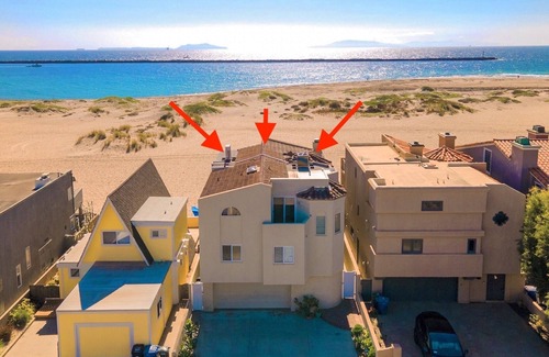 Hollywood Casa | Beachfront Villa w/ Direct Beach Access & Elevator!