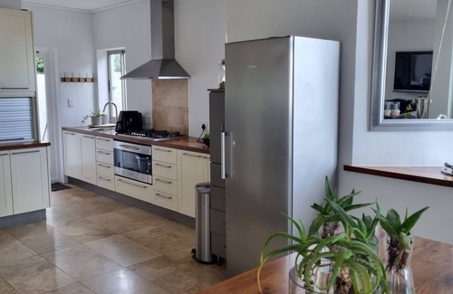 Cape Town Casa | Beachfront villa, kite/wind surfers paradise on Big Bay Beach, Bloubergstrand