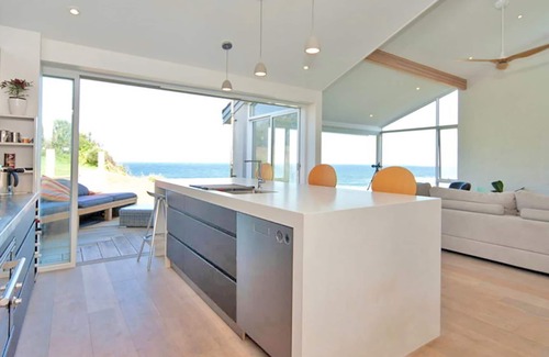 Warriewood Casa | Impresionante y tranquilo frente a la playa a 20 km del puente del puerto