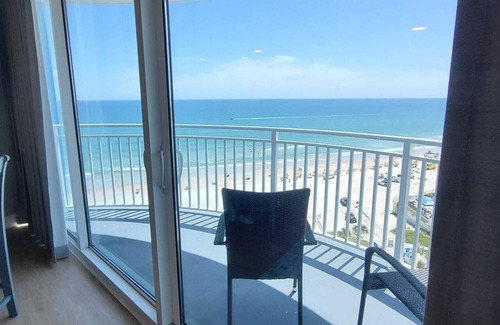 River Ridge Estates Condominio | Beachfront with Ocean View in Peck Plaza