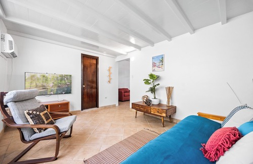 Espinar Apartamento | Beachfront | With Pool | Free Parking