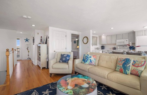 Cape Cod Casa | Beachfront with Stunning Views!
