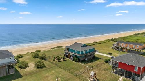 Port Bolivar Casa | Beachfront with Fire Pit, Gourmet Kitchen and Views