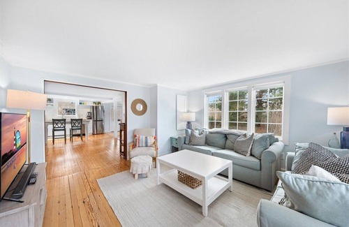 Chincoteague Casa | Beachgrass Bungalow on Chincoteague Island!