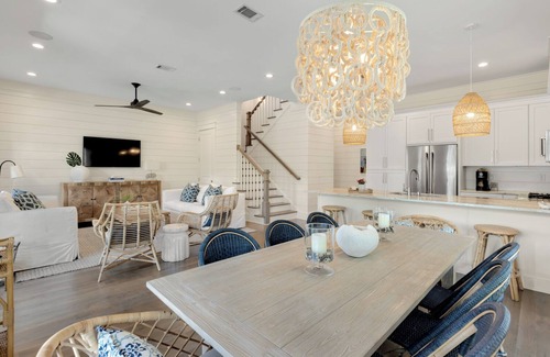 Lakeside at Blue Mountain Beach Casa | BeachHive – 4 Bikes – Community Pool
