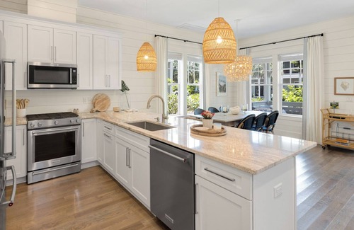 Lakeside at Blue Mountain Beach Casa | BeachHive – 4 Bikes – Community Pool