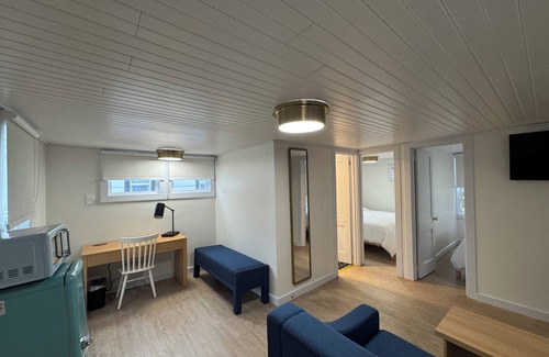 Geneva-on-the-Lake Cabaña | Beachland Cottage