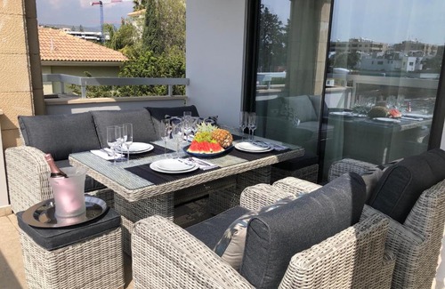 Germasogeia Apartamento | BeachLuxe