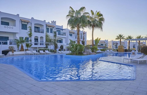 Sharm El Sheikh Hotel | Beachside Bliss Near Sharm – Pools, Games, Playground & Water Fun