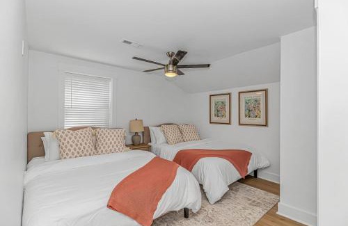 Myrtle Beach Casa | Beachside 5BR 5BTH Bungalow, 1 Block from Ocean