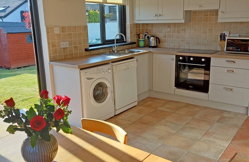 Riverchapel Casa | Beachside Avenue Holiday Home