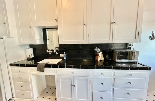 Fort MacArthur Apartamento | Beachside. Bay views! Parking. Laundry.