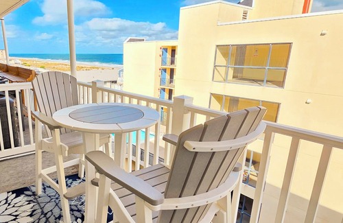 North Ocean City Apartamento | Imagine This! Wonderful, Newly Renovated, Beach view- Big Indoor Pool-Marylander