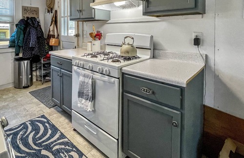 Stamford Cabaña | Beachside Branford- walk to Beach, Grill