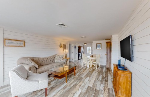 West Dennis Casa | Beachside Bungalow - A