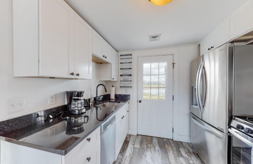 West Dennis Casa | Beachside Bungalow - B