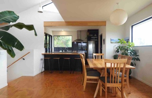 Carlton Casa | Beachside Family Surf Retreat