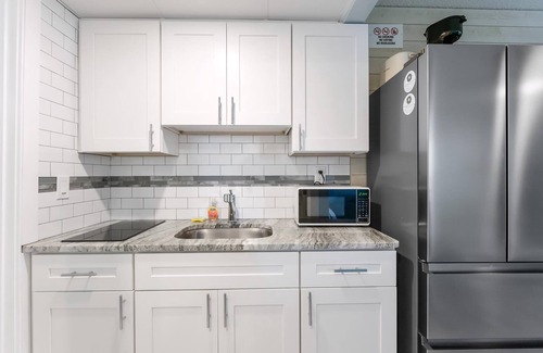 North Wildwood Apartamento | Beachside Getaway: 1 BR Condo with Heated Pools & BBQ Grills in a Prime Location
