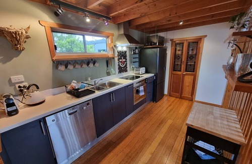 Sulphur Creek Casa | Beachside Home in the North