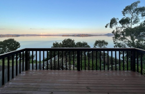 Penna Casa | Beachside home near Hobart airport