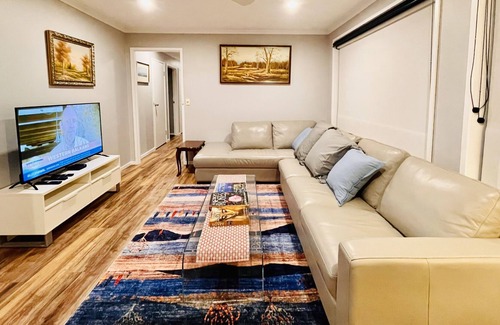 Penna Casa | Beachside home near Hobart airport