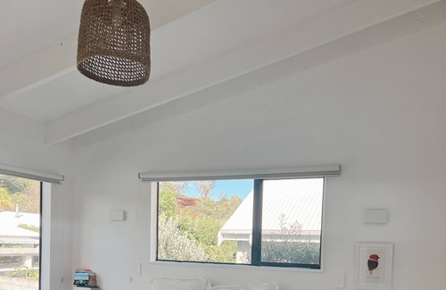 Manly Casa | Beachside living - 2 min walk to Big Manly Beach!