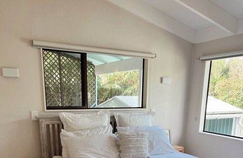 Manly Casa | Beachside living - 2 min walk to Big Manly Beach!