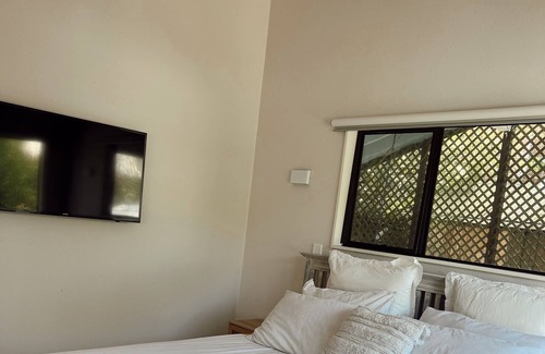 Manly Casa | Beachside living - 2 min walk to Big Manly Beach!