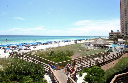Open Sands Condominio | Retiro junto a la playa a pocos pasos del agua con balcón privado