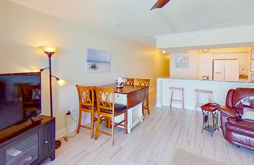 Open Sands Condominio | Retiro junto a la playa a pocos pasos del agua con balcón privado