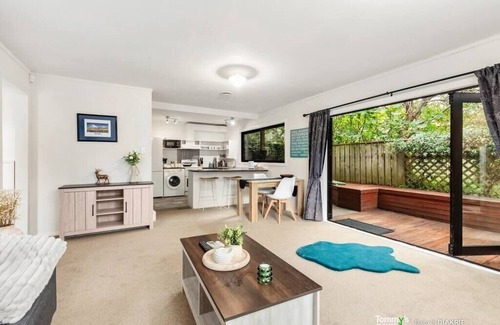 Lyall Bay Casa | Beachside Retreat in Lyall Bay
