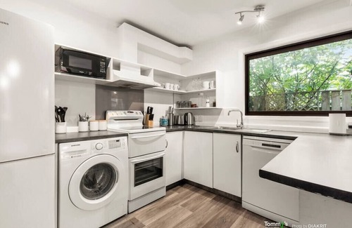 Lyall Bay Casa | Beachside Retreat in Lyall Bay