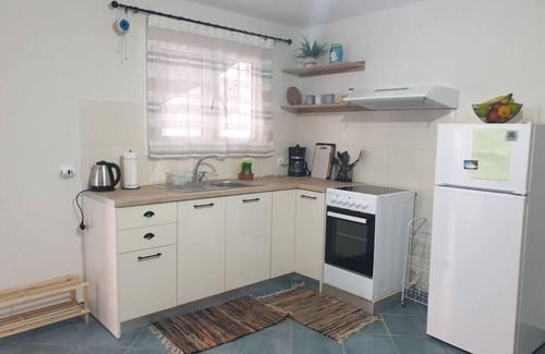 Mirties Apartamento | Beachside Retreat - Sleeps 4, Terrace & Views